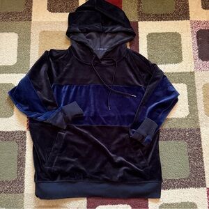 Women’s Color-block Velvet Sweatshirt - Medium